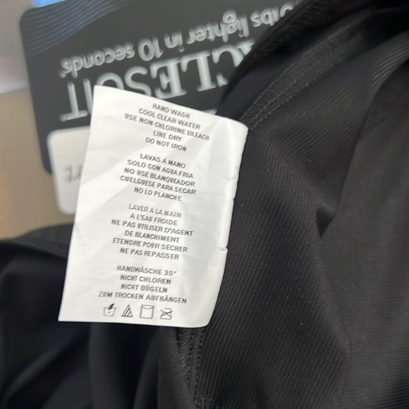 Miraclesuit
Plus Size Sanibel One Piece Swimsuit - Picture 15 of 16